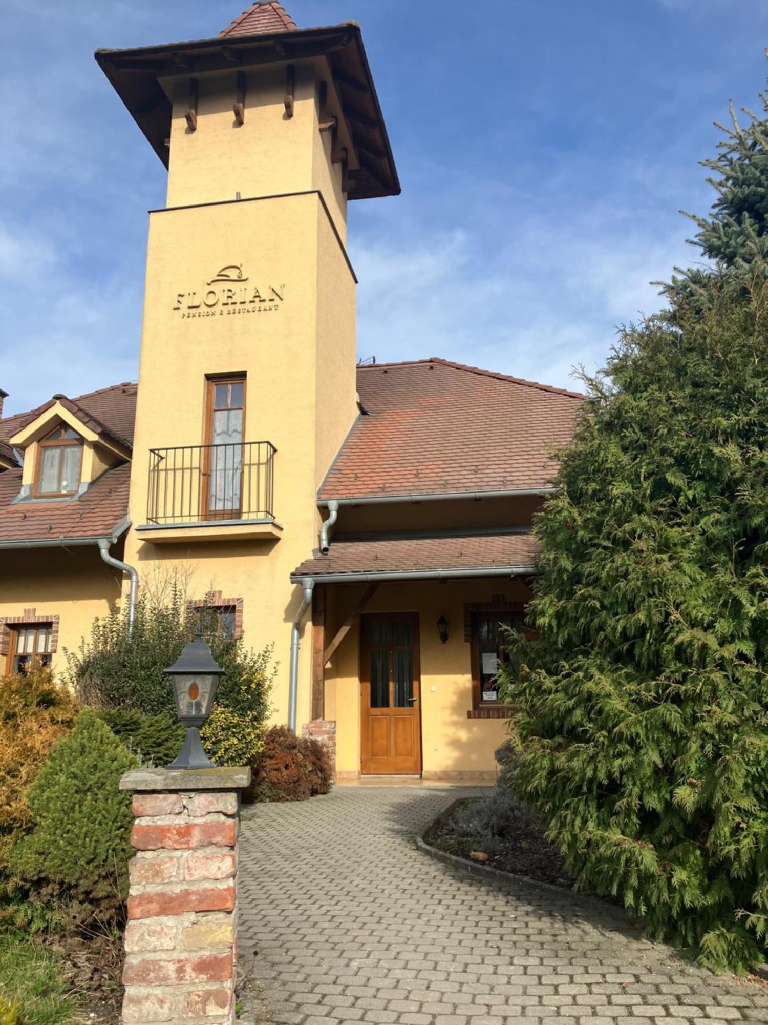 St. Florian Restaurant & Pension Vrakúň Exterior foto